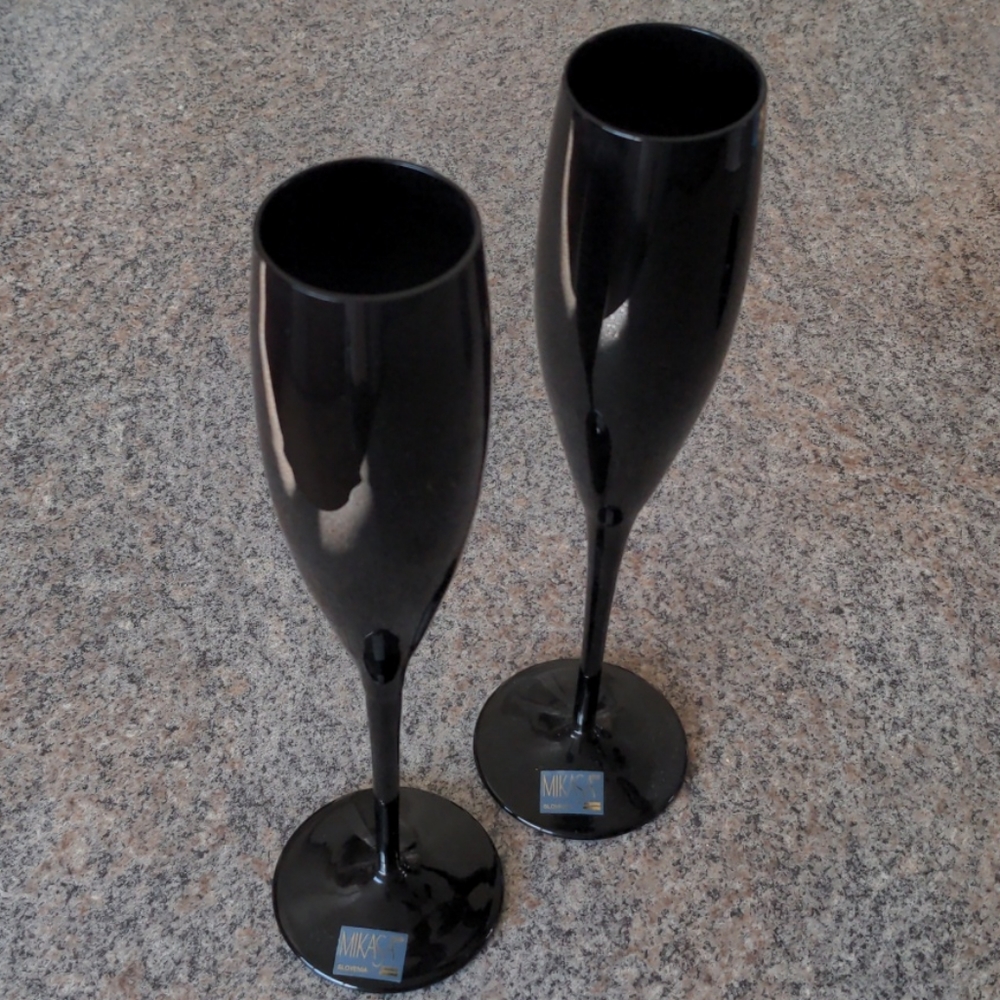 🆕 NWT Mikasa Elite Black Flutes (2) - Picture 2 of 7